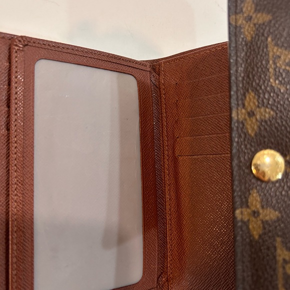 Louis Vuitton Alexandra Monogram Wallet - Picture 8 of 13
